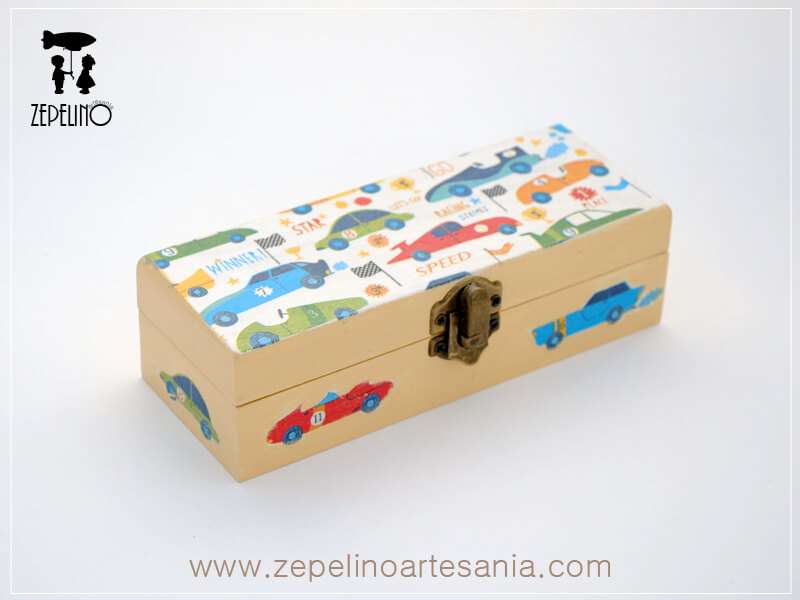Caja con coches